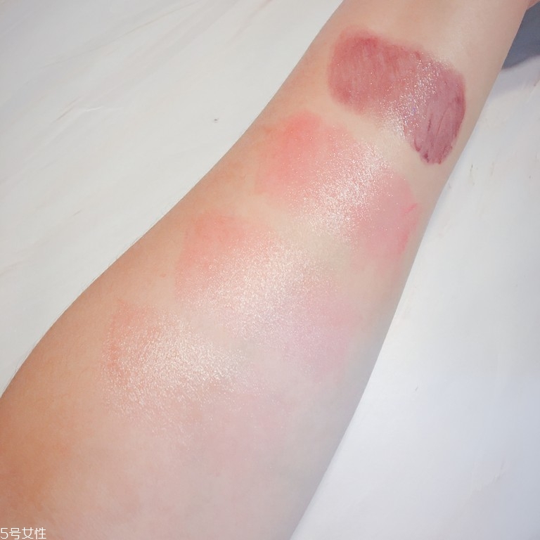 紀(jì)梵希粉紅小羊皮2018新色試色 3款新色手臂對(duì)比圖 紀(jì)梵希粉紅小羊皮2018新色試色 3款新色手臂對(duì)比圖