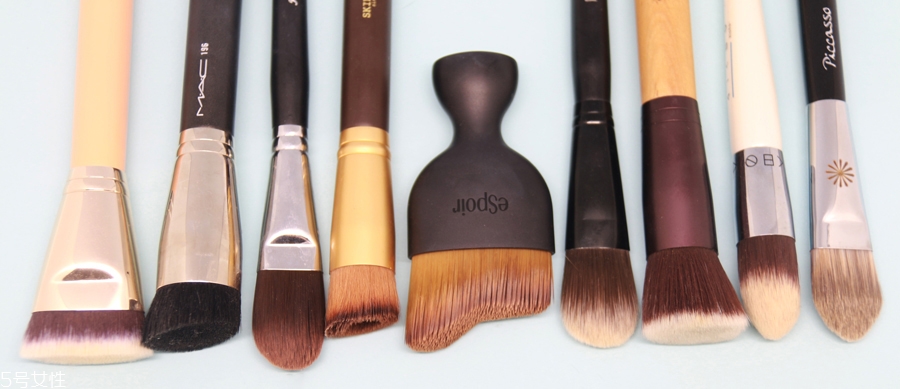 基礎(chǔ)彩妝需要哪些東西 這4種彩妝不能少 基礎(chǔ)彩妝需要哪些東西 這4種彩妝不能少