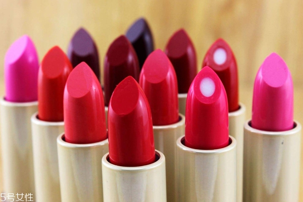 如何用一支口紅化妝 打造自然又深邃的紅潤(rùn)感妝容