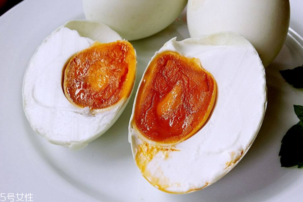 鴨蛋有什么營養(yǎng)價(jià)值 營養(yǎng)多多 鴨蛋有什么營養(yǎng)價(jià)值 營養(yǎng)多多