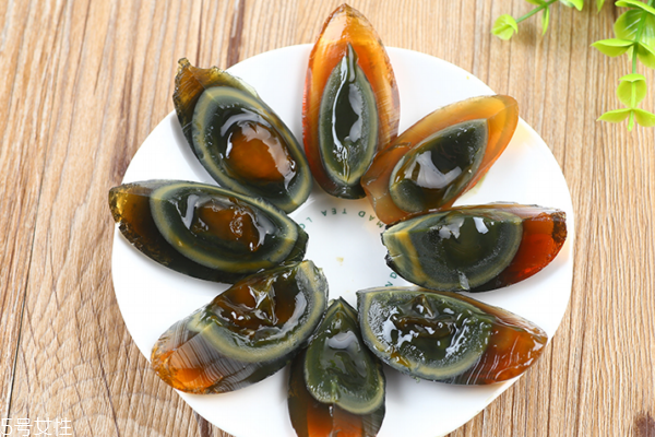 皮蛋為什么有黑有黃 品種不同 皮蛋為什么有黑有黃 品種不同