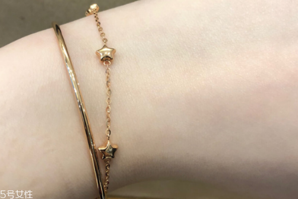 黃金手鏈能戴著睡覺(jué)嗎 這樣做并不好 黃金手鏈能戴著睡覺(jué)嗎 這樣做并不好