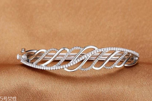 鉑金手鐲哪個(gè)牌子好 這些都很值得入手 鉑金手鐲哪個(gè)牌子好 這些都很值得入手