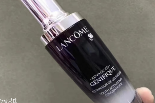 蘭蔻小黑瓶用在水之前還是之后 蘭蔻小黑瓶用量 蘭蔻小黑瓶用在水之前還是之后 蘭蔻小黑瓶用量