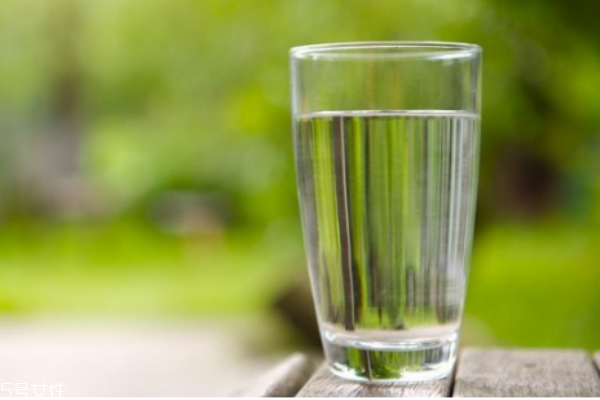 白開水放多久不能喝 隔夜白開水的危害 白開水放多久不能喝 隔夜白開水的危害