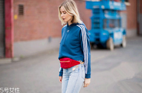 秋天適合背什么包 這三款超百搭 秋天適合背什么包 這三款超百搭