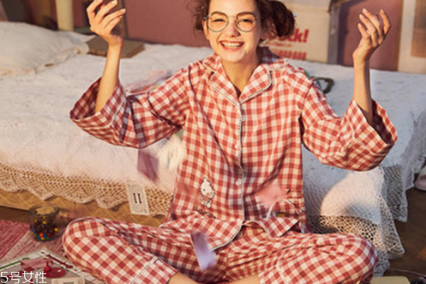 今年流行什么家居服 在家也要有新意 今年流行什么家居服 在家也要有新意