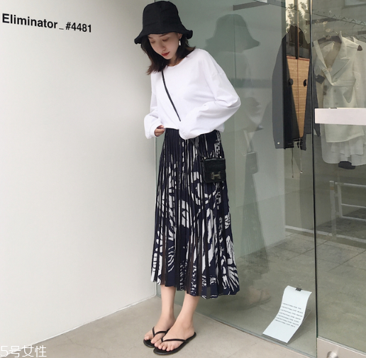 秋季百褶裙怎么搭配 各種風格輕松駕馭 秋季百褶裙怎么搭配 各種風格輕松駕馭