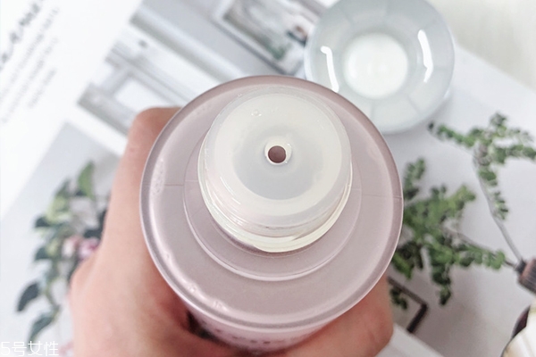 菲洛嘉粉水適合年齡 幫助初老肌對抗細紋 菲洛嘉粉水適合年齡 幫助初老肌對抗細紋