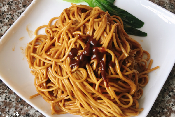 熱干面為什么是堿面 為了更好的口感 熱干面為什么是堿面 為了更好的口感