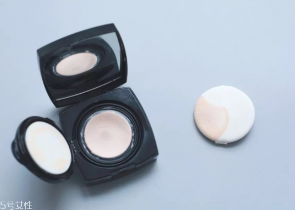 氣墊粉底哪個(gè)好用 超好用的氣墊粉底推薦 氣墊粉底哪個(gè)好用 超好用的氣墊粉底推薦