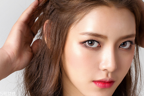 14.0mm的美瞳是小直徑嗎 還有比14.0mm更小的 14.0mm的美瞳是小直徑嗎 還有比14.0mm更小的