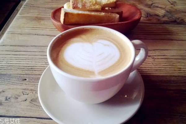 咖啡為什么能提神 因?yàn)榭Х纫? alt=