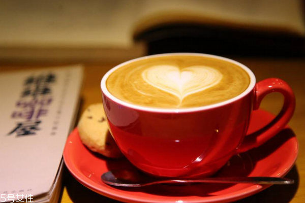 咖啡為什么能提神 因?yàn)榭Х纫? alt=