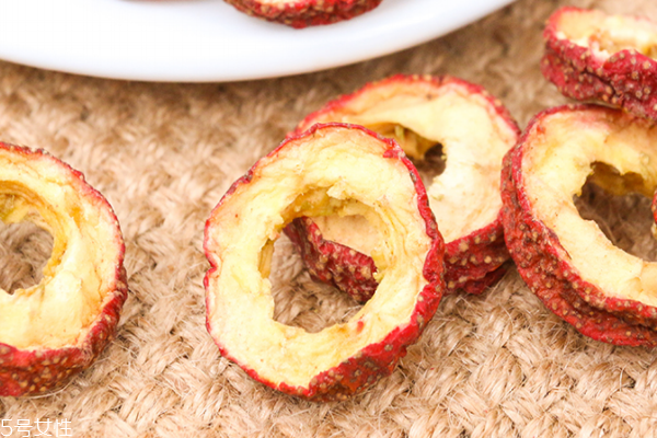 煮肉為什么放山楂 有兩個(gè)好處 煮肉為什么放山楂 有兩個(gè)好處