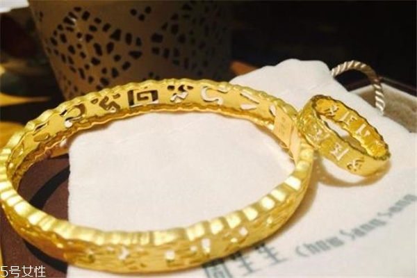 黃金手鐲可以辟邪嗎 一種民間說(shuō)法 黃金手鐲可以辟邪嗎 一種民間說(shuō)法