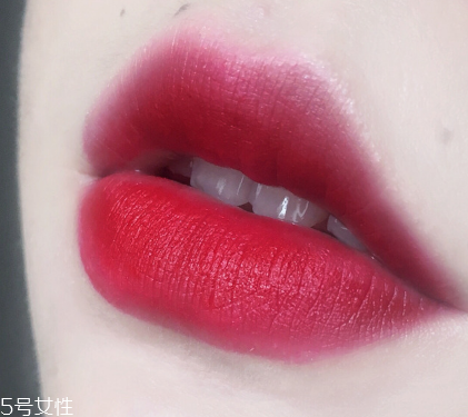 阿瑪尼紅管400適合黃皮嗎 最顯白的正紅色 阿瑪尼紅管400適合黃皮嗎 最顯白的正紅色