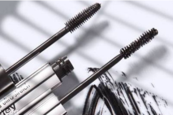 化妝品保質(zhì)期一般是多久 過期的就不要用了 化妝品保質(zhì)期一般是多久 過期的就不要用了