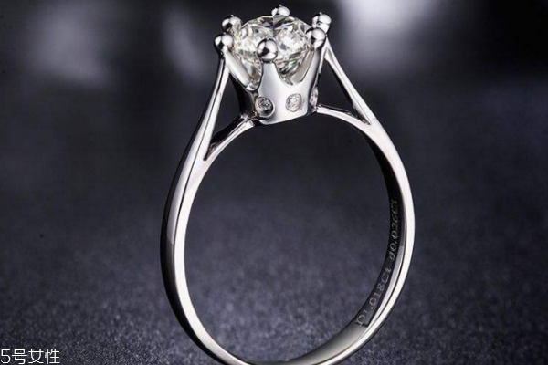 六爪鉆石戒指的寓意 原來代表這些 六爪鉆石戒指的寓意 原來代表這些