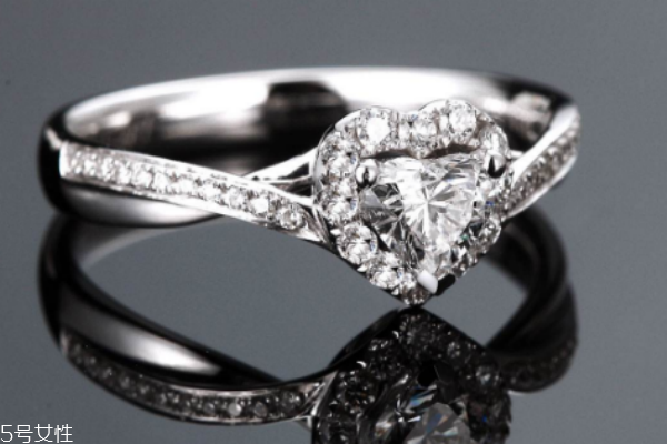 心形鉆戒的寓意 最浪漫的切割造型 心形鉆戒的寓意 最浪漫的切割造型