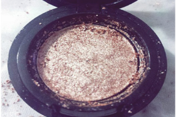 眼影怎么壓盤 讓你的眼影煥然一新 眼影怎么壓盤 讓你的眼影煥然一新