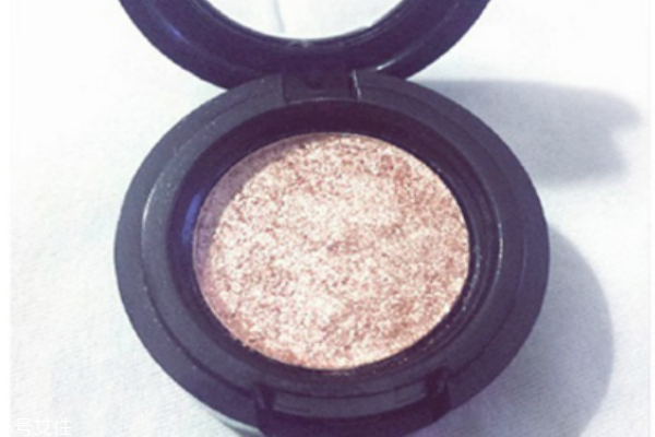 眼影怎么壓盤 讓你的眼影煥然一新 眼影怎么壓盤 讓你的眼影煥然一新