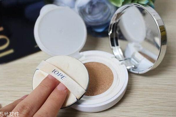底妝怎樣上有高級(jí)感 這樣做擁有明星臉 底妝怎樣上有高級(jí)感 這樣做擁有明星臉