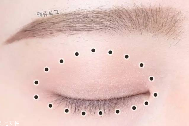 適合學(xué)生黨的眼影有哪些 學(xué)生黨眼影推薦 適合學(xué)生黨的眼影有哪些 學(xué)生黨眼影推薦