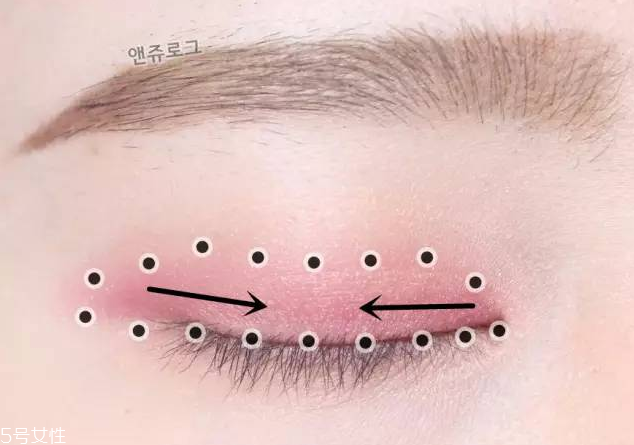 適合學(xué)生黨的眼影有哪些 學(xué)生黨眼影推薦 適合學(xué)生黨的眼影有哪些 學(xué)生黨眼影推薦