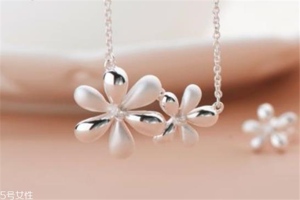 銀項(xiàng)鏈斷了能不能接好 大部分可以維修 銀項(xiàng)鏈斷了能不能接好 大部分可以維修