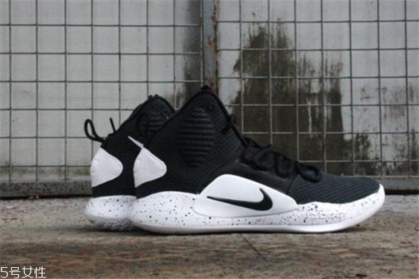 耐克hd2018耐磨嗎 水泥地磨損較大 耐克hd2018耐磨嗎 水泥地磨損較大