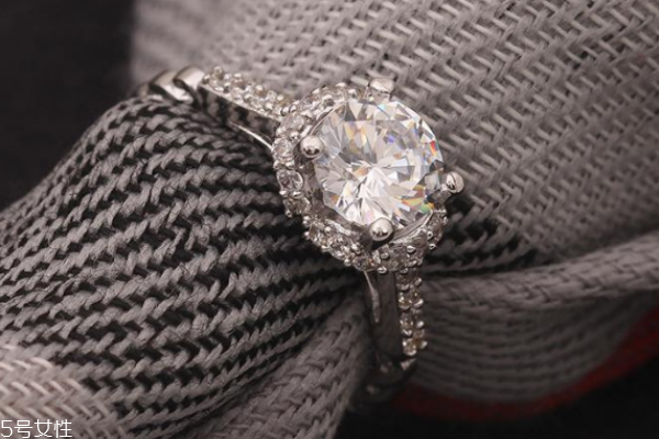 定制鉆戒要多長時間 看款式難易度 定制鉆戒要多長時間 看款式難易度