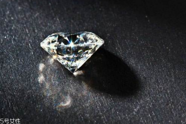 裸鉆是什么意思 珠寶常識(shí)要掌握 裸鉆是什么意思 珠寶常識(shí)要掌握