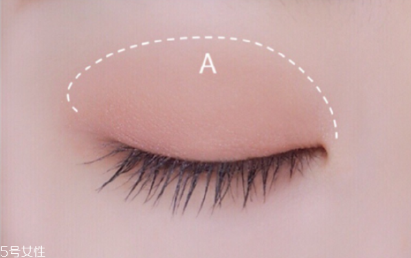 情人節(jié)化什么眼妝 約會(huì)眼妝畫法 情人節(jié)化什么眼妝 約會(huì)眼妝畫法