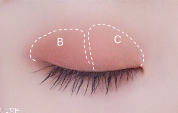 情人節(jié)化什么眼妝 約會(huì)眼妝畫法 情人節(jié)化什么眼妝 約會(huì)眼妝畫法