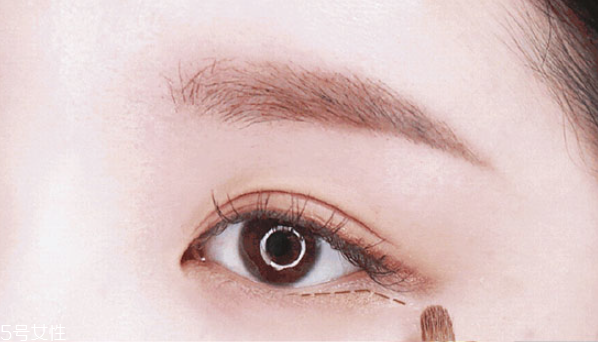 情人節(jié)化什么眼妝 約會(huì)眼妝畫法 情人節(jié)化什么眼妝 約會(huì)眼妝畫法
