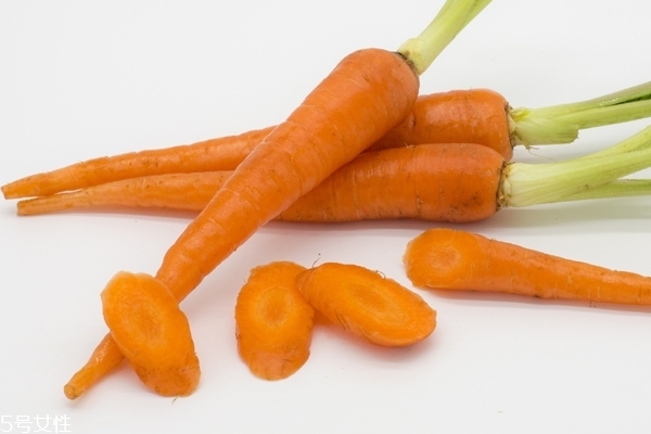 胡蘿卜為什么要用油炒 這是認(rèn)識誤區(qū) 胡蘿卜為什么要用油炒 這是認(rèn)識誤區(qū)