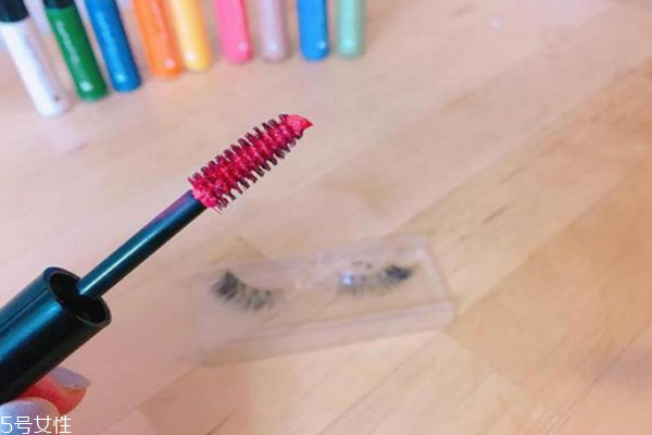 粉色睫毛膏適合什么膚色 刷后很有仙女風(fēng) 粉色睫毛膏適合什么膚色 刷后很有仙女風(fēng)