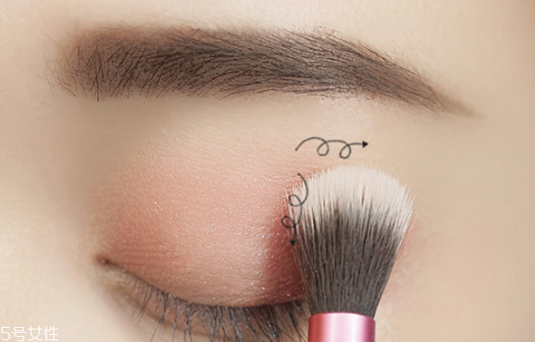 星空妝怎么化 星空妝容教程 星空妝怎么化 星空妝容教程