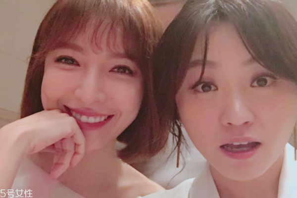 參加婚禮梳什么發(fā)型 看看女明星都扎什么發(fā)型 參加婚禮梳什么發(fā)型 看看女明星都扎什么發(fā)型