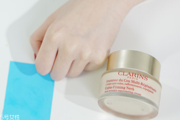 嬌韻詩(shī)頸霜有用嗎 強(qiáng)勢(shì)diss頸紋 嬌韻詩(shī)頸霜有用嗎 強(qiáng)勢(shì)diss頸紋