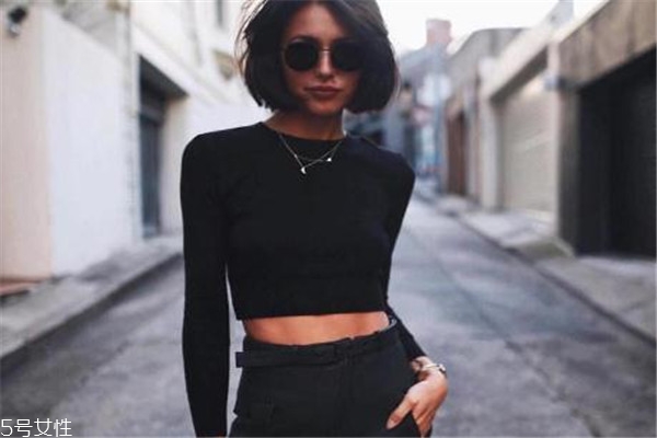 秋季毛衣搭配圖片 毛衣版型很關(guān)鍵 秋季毛衣搭配圖片 毛衣版型很關(guān)鍵