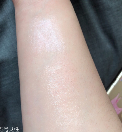 哪款?yuàn)y前乳提亮效果好 讓底妝無(wú)可挑剔 哪款?yuàn)y前乳提亮效果好 讓底妝無(wú)可挑剔