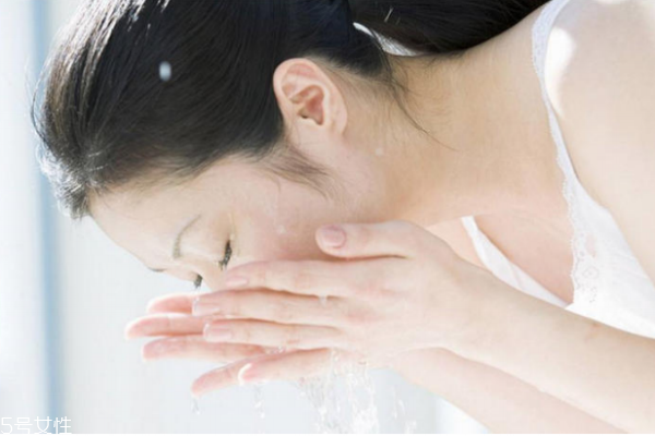 早上怎么洗臉最好 注意3點吸收效果能翻倍 早上怎么洗臉最好 注意3點吸收效果能翻倍