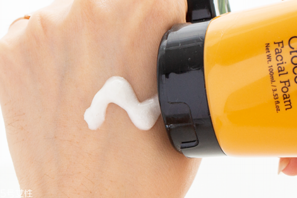 秋冬用什么洗面奶好 溶劑型洗面奶了解一下 秋冬用什么洗面奶好 溶劑型洗面奶了解一下