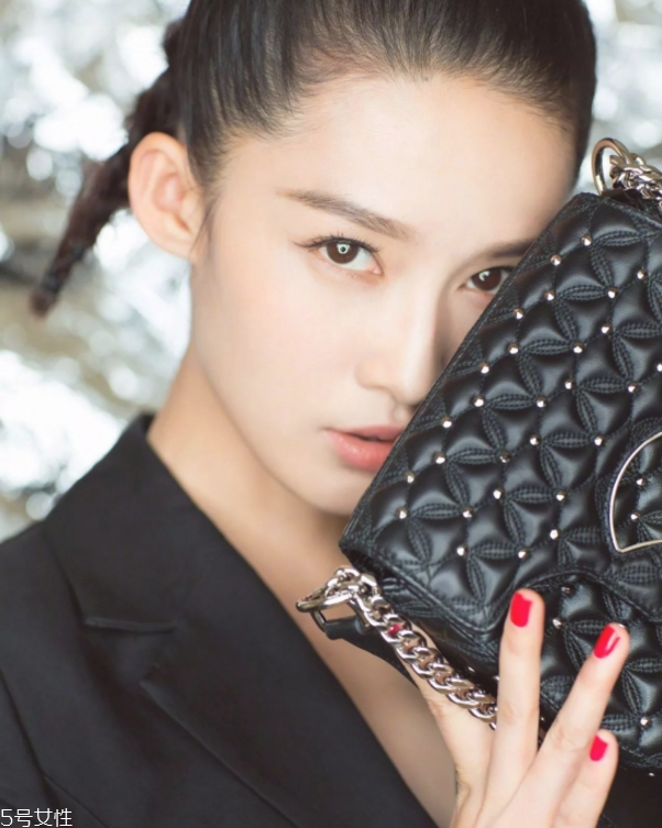 初學(xué)者怎么學(xué)化妝 初學(xué)者眼妝這樣化不會(huì)出錯(cuò) 初學(xué)者怎么學(xué)化妝 初學(xué)者眼妝這樣化不會(huì)出錯(cuò)