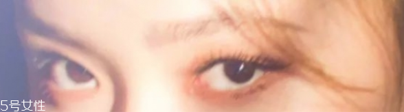 初學(xué)者怎么學(xué)化妝 初學(xué)者眼妝這樣化不會(huì)出錯(cuò) 初學(xué)者怎么學(xué)化妝 初學(xué)者眼妝這樣化不會(huì)出錯(cuò)
