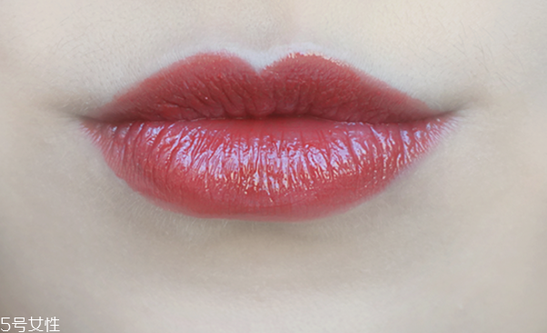 mac ladybug和迪奧999哪個(gè)好 mac ladybug試色 mac ladybug和迪奧999哪個(gè)好 mac ladybug試色