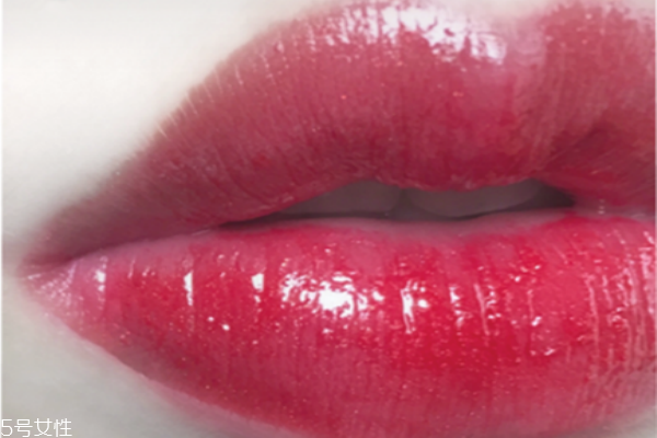 mac cockney和ladybug哪個好 mac cockney試色 mac cockney和ladybug哪個好 mac cockney試色