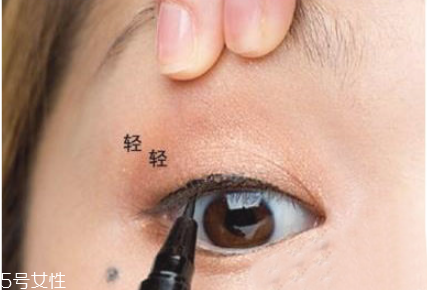 內(nèi)雙怎么化眼妝好看 超hot內(nèi)雙變無(wú)辜大眼妝 內(nèi)雙怎么化眼妝好看 超hot內(nèi)雙變無(wú)辜大眼妝